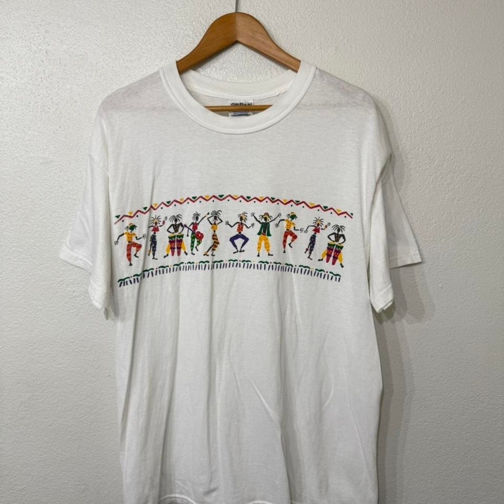 White vintage 90s graphic tee